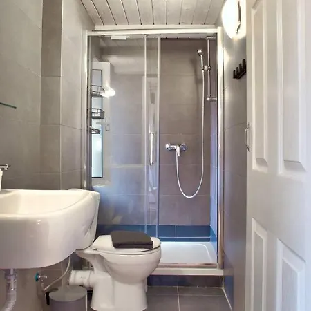 Ella's Stunning Pad Appartement