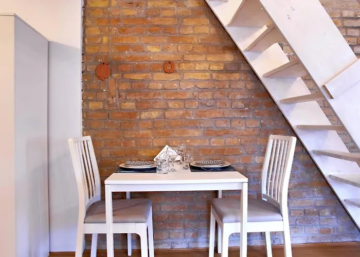 Ella's Stunning Pad